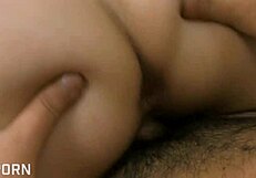 本物の日本人少女が濡れたマンコの中出しのためにホットチンポが必要