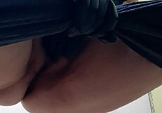 Поймали настоящую учительницу мастурбирующей в школе!