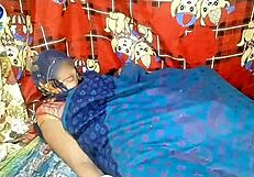 desi rashi aunty lifts saree for fingering in hospital roleplay