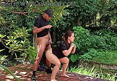 llego tarde entrenador castiga follada aire libre