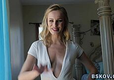 Teenage Girl Squats In Heels