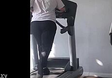 Big Ass BBW Girl Runs On Gym Treadmill