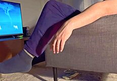 cleaning girl turns me on with jeans, fuck her hard