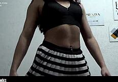 Wow! Hot young babe flashes her sexy panties!