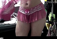 Wow! Hot young babe flashes her sexy panties!