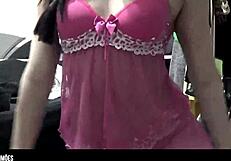 Wow! Hot young babe flashes her sexy panties!