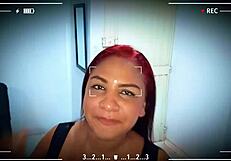 Dostavljavec uživa v priložnostnem seksu, sesa kurca in jebe v spodnjem perilu.