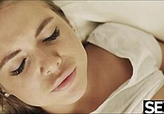 Hot Lesbians Lick to Orgasms