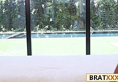 شرموطة بورتوريكية إيطالية تركب زبه جامح في ديبوتها