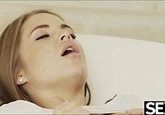 Hot Lesbians Lick to Orgasms