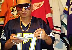 Detailed pussy play with oreo, exploring every inch