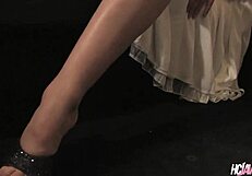 섹시 일본녀 리노 미즈사와 좆 박히고 정액 뿌려져 버팀?