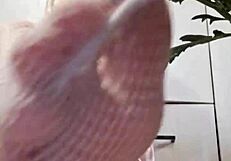 Fetish feet mistress elza koms offers financial domination sessions