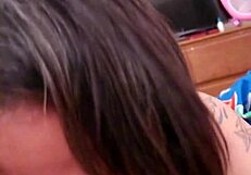 mi madrastra adora tragar semen por las mañanas