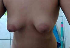 Gordinha safada, why make a deal with creminho depilatório in your pussy?