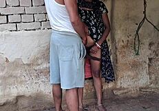 V majhni koči mož jebe ženo