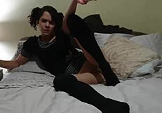 Dimna pička upskirt tease.