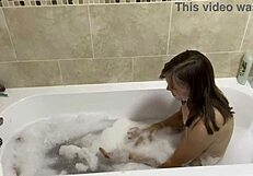 Singing in the bath with blue eyes