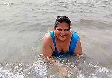 i saw this latina gordita with the biggest ass on the beach, wow!