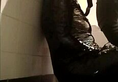 Sophie la larve endures ultimate momification and fellation