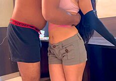 हॉट सेक्सी भाभी को होली का रंग लगाया और भाभी ने बेस्ट ब्लोजॉब देकर चुत चुदवाई