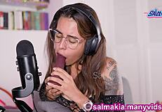 i suck and lick different dildos - salmakia