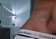 masseuse provides intense massage with warm moans - big hands and lots of lotion