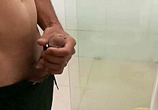 The Skinny Amateur with Small Waist Delivers GOOD CUMSHOT Using Monster Cock