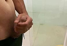 The Skinny Amateur with Small Waist Delivers GOOD CUMSHOT Using Monster Cock