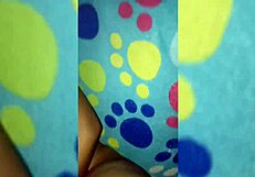 Morena colombiana cansada de su vida se la chupa al vecino?