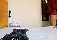 Grabo A Mi Padrastro Mientras Me Ve Probándome Ropa Y Termine Con La Polla Dentro De Mi Coñito