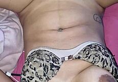 Chupando a vizinha greluda