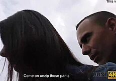 Hunt4k kille behöver cash så låter främling knulla söt flickvän Liliane