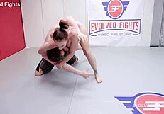 Эротический бой Белла Росси против Питера Кинга