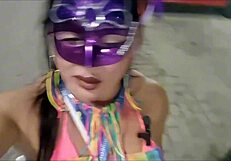 Intense big clit flashing at carnival without a dick