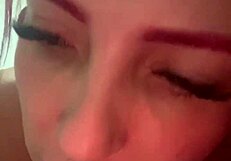 她在披薩店打電話的同時操逼！