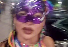 Intense big clit flashing at carnival without a dick