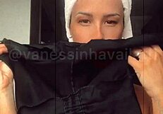 Vanessinha Vailatti works out naked!