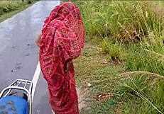 Indian Couple Fucks Outdoors On Honeymoon