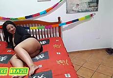 Patroa surprises with empregado in sheer room sex