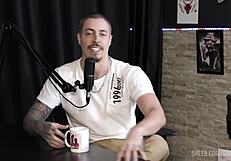 Schau deutsch und Lexi Mallet swingen mit Tifany Rocha in durchsichtigem Rot