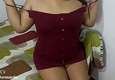 Manoseo Mis Tetas Y Enseño Mi Colita