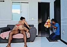 Meu Namorado Trouxe Presente Romantico E Me Pegou Fodendo Irmao No Dia Dos Namorados Eu Prefiro Pau Grande No Cu!