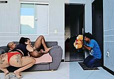 Meu Namorado Trouxe Presente Romantico E Me Pegou Fodendo Irmao No Dia Dos Namorados Eu Prefiro Pau Grande No Cu!