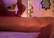 massagista mel is maravilhosa with her hands