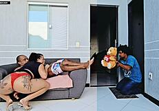 Meu Namorado Trouxe Presente Romantico E Me Pegou Fodendo Irmao No Dia Dos Namorados Eu Prefiro Pau Grande No Cu!