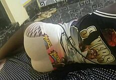 Teen shows off her ass with farts