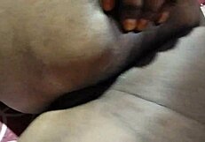 Indian aunty performs a curvy dance in high definition video