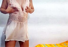 Arab Mommy Heats Up With Anal And Assfucking All Day