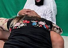 ¡Escándalo Familiar Mi Suegra Latina Culona Me Seduce a Escondidas de Mi Esposa Mi Suegra Milf Es Muy Caliente!